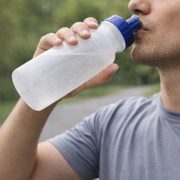 6 ideias de squeeze personalizado para utilizar como brinde