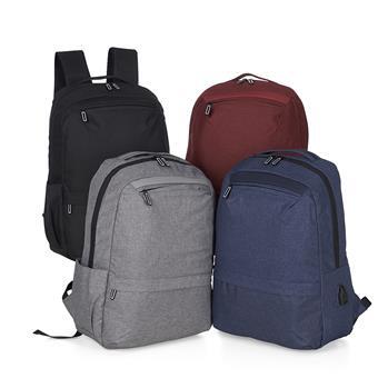 Mochila de Nylon USB 21 Litros - 04057 Mochila personalizada de nylon com entrada USB externa, compartimento para notebook e opções de cores, indicada para kits corporativos com bag charm personalizado.